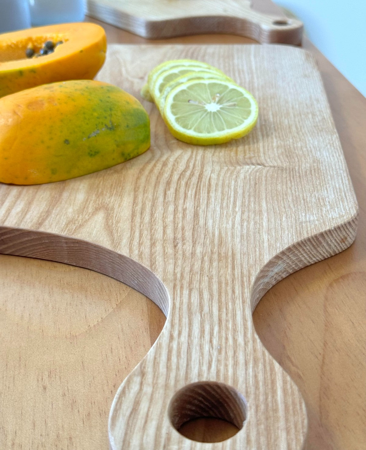 L בוצ'ר עץ טבעי