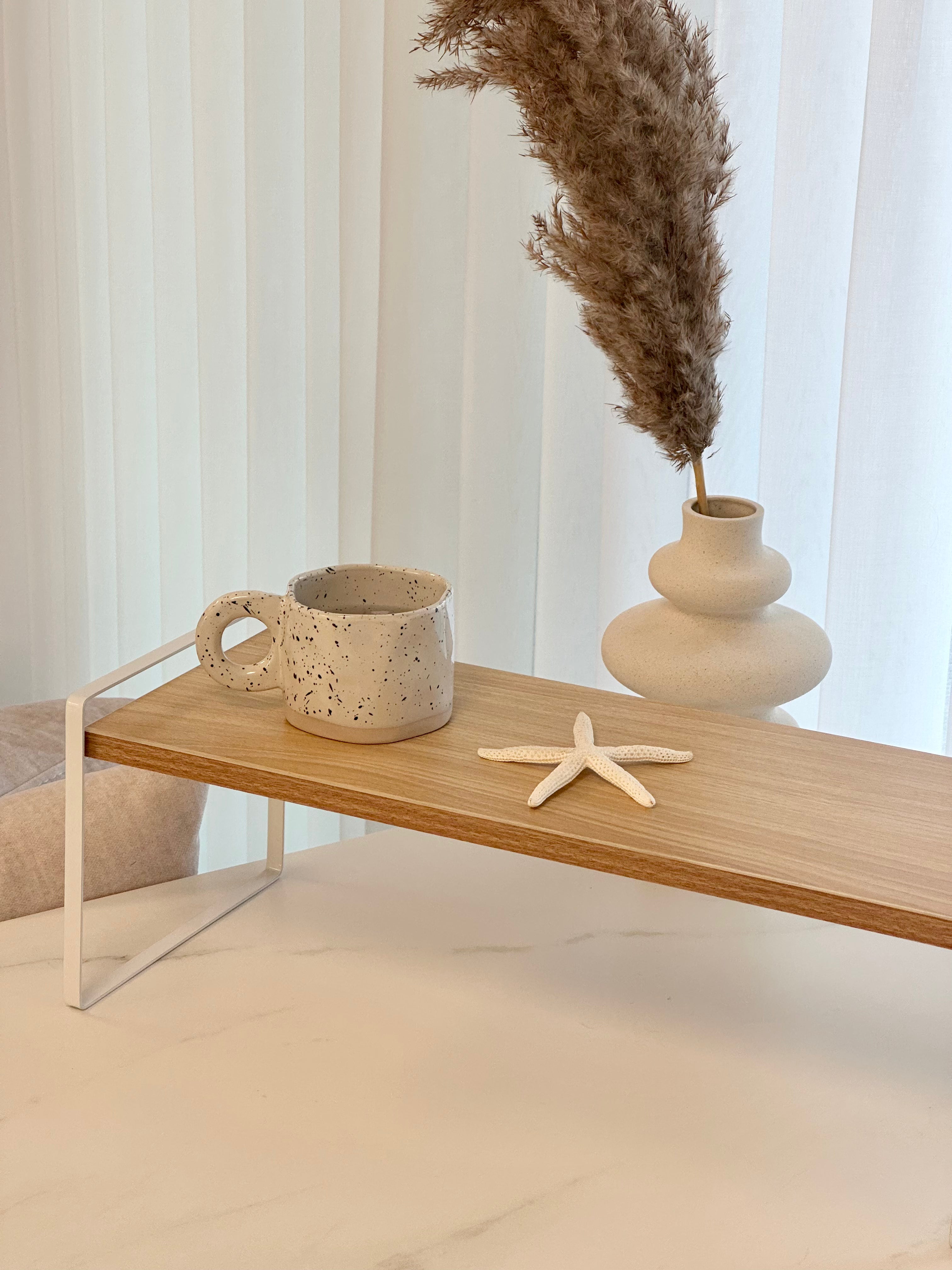 WHITE METAL STAND