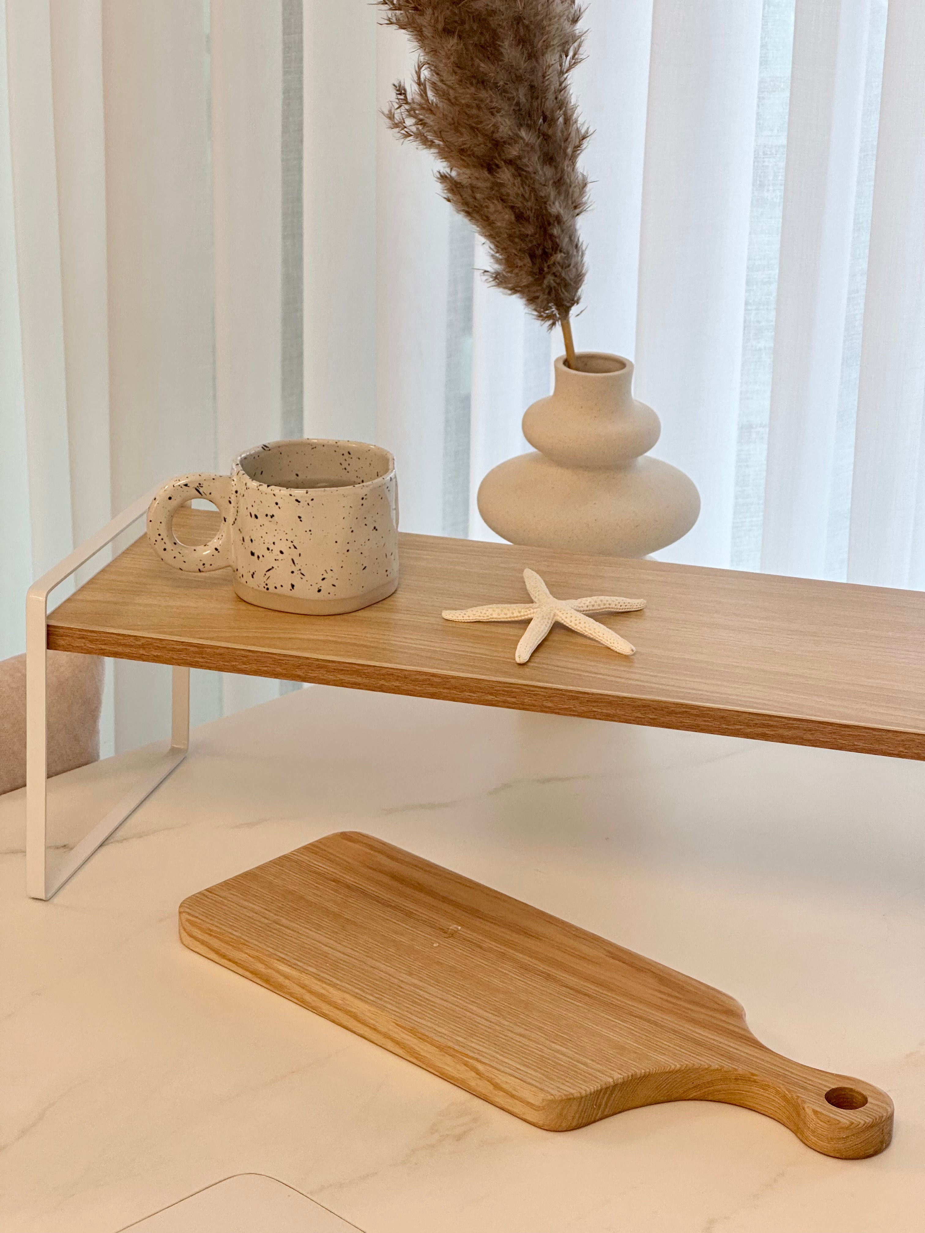 WHITE METAL STAND