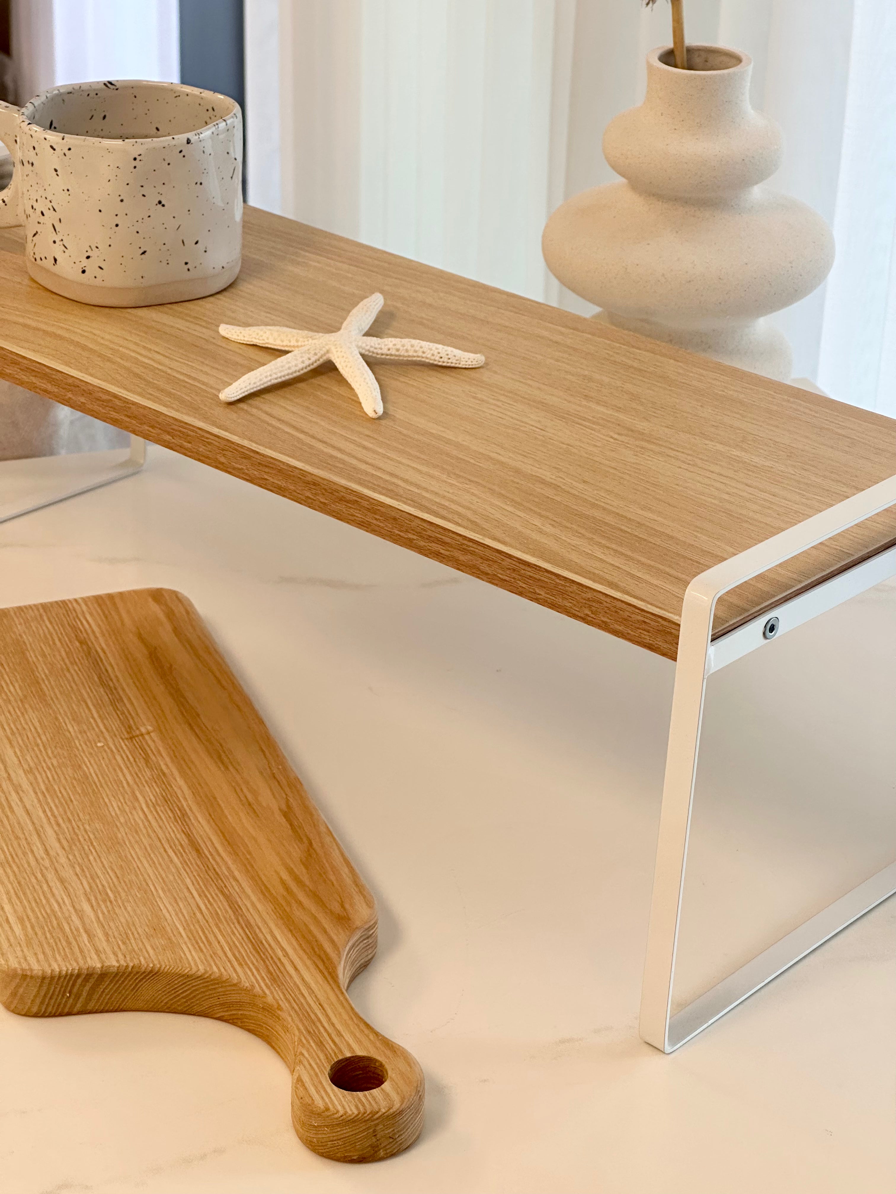 WHITE METAL STAND