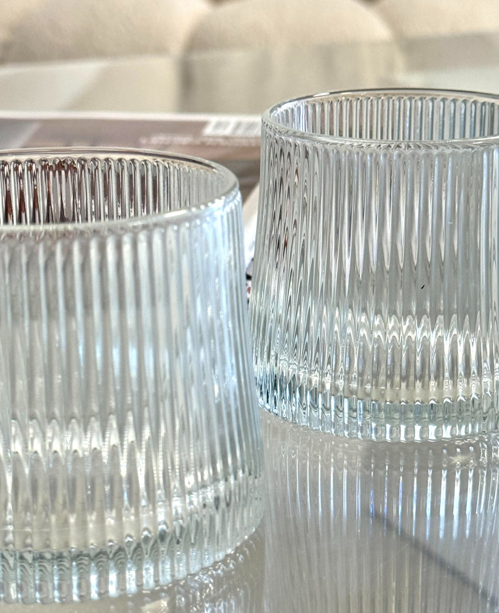 כוס זכוכית וויסקי קלאסית