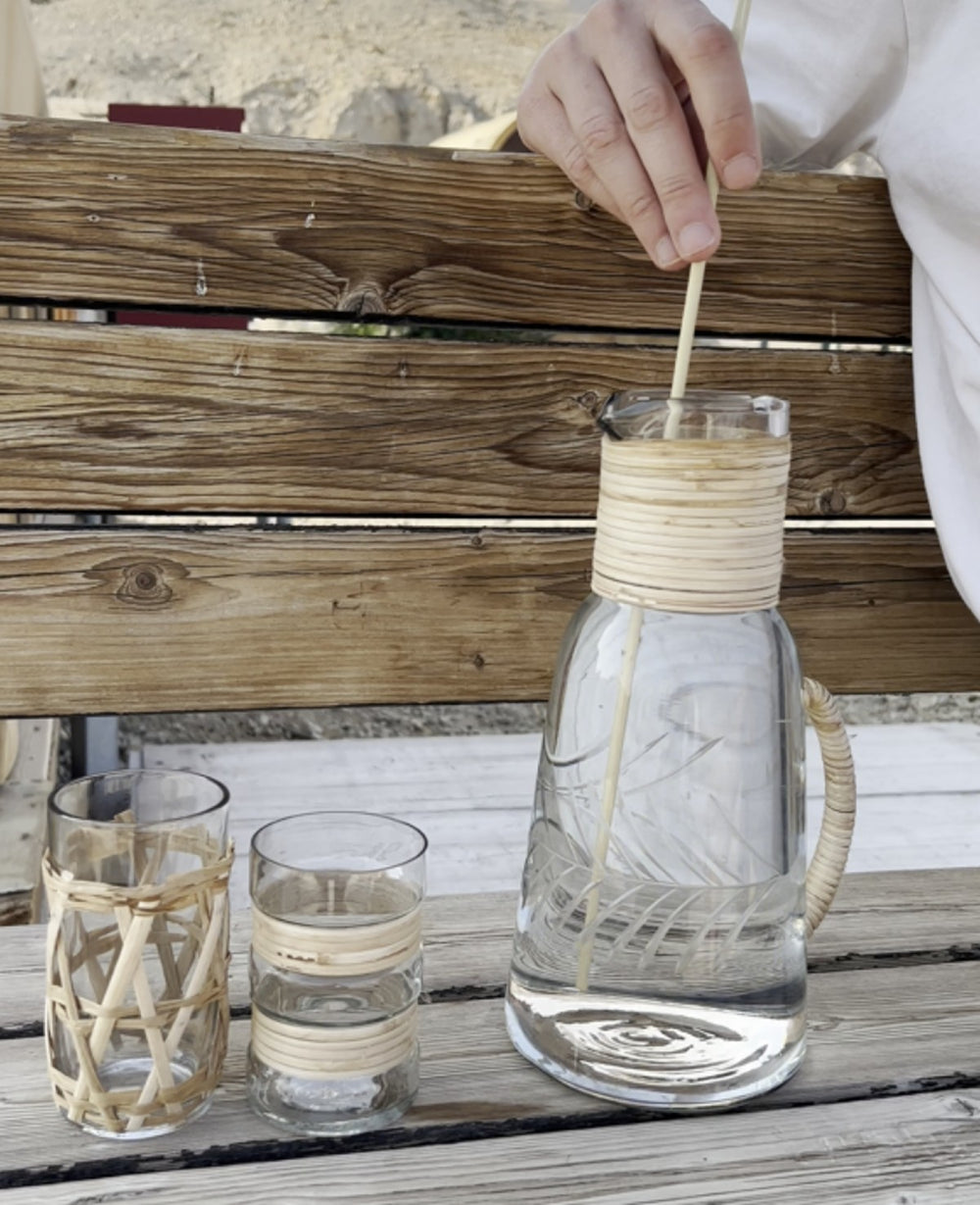 קנקן וכוסות שתייה לוטם