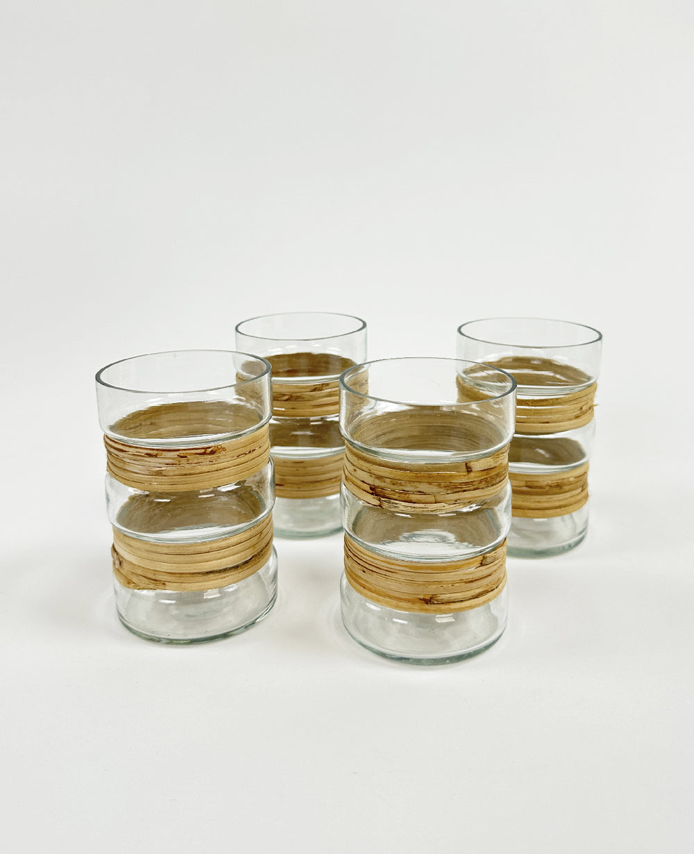 קנקן וכוסות שתייה לוטם