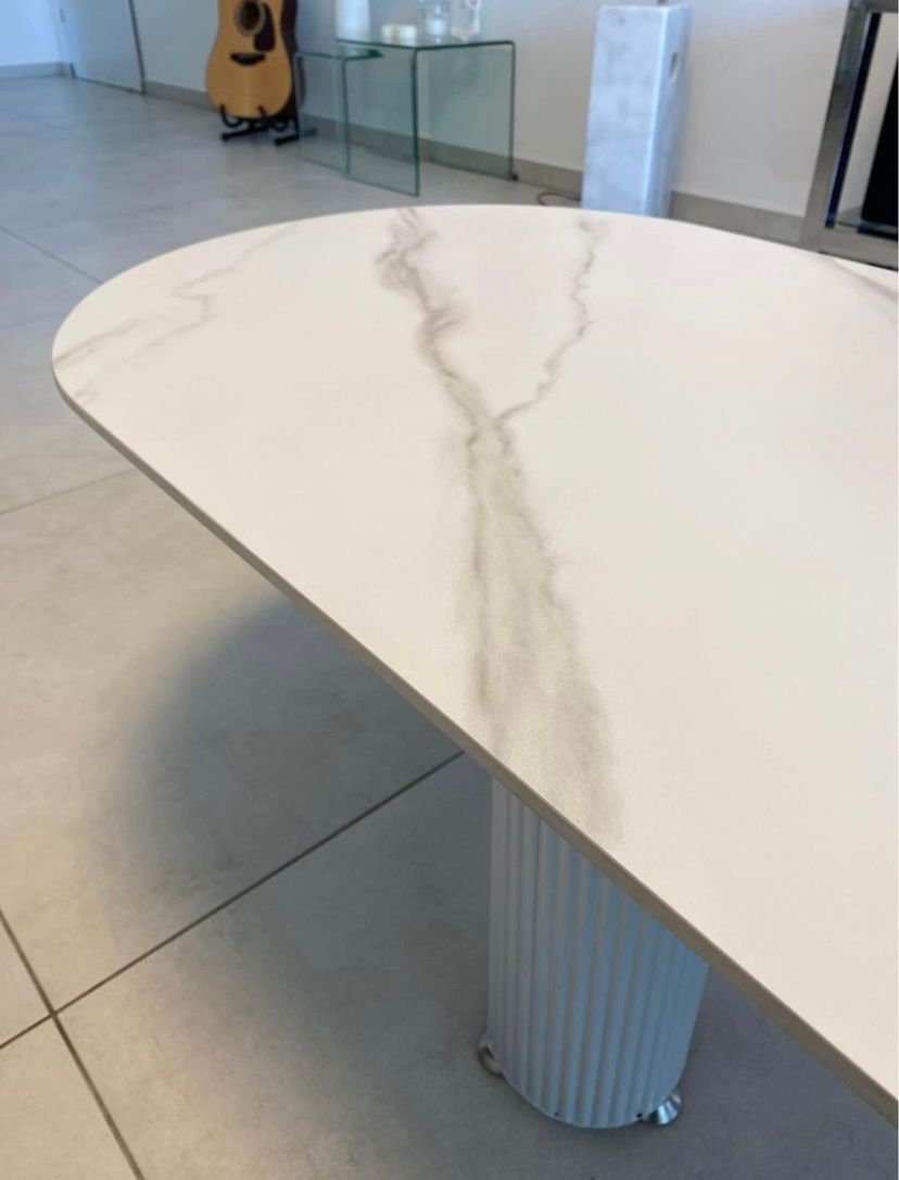 שולחן מתכת מרבל לבן