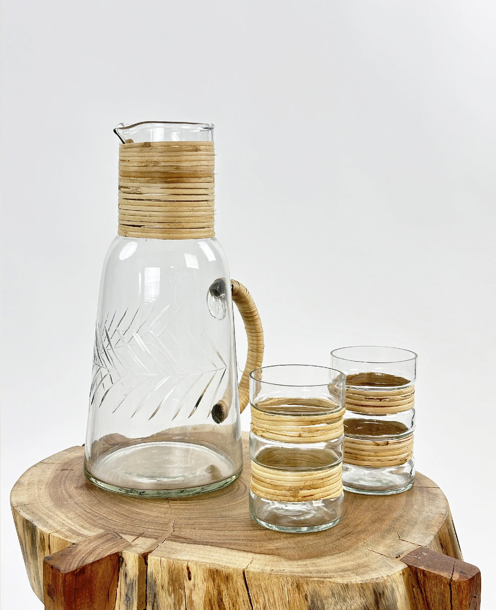 קנקן וכוסות שתייה לוטם