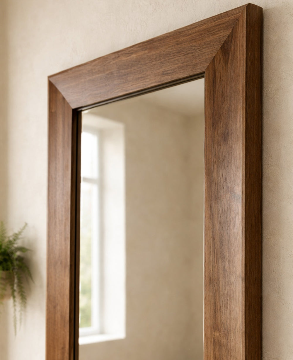 מראת עץ אגוז קלאסה