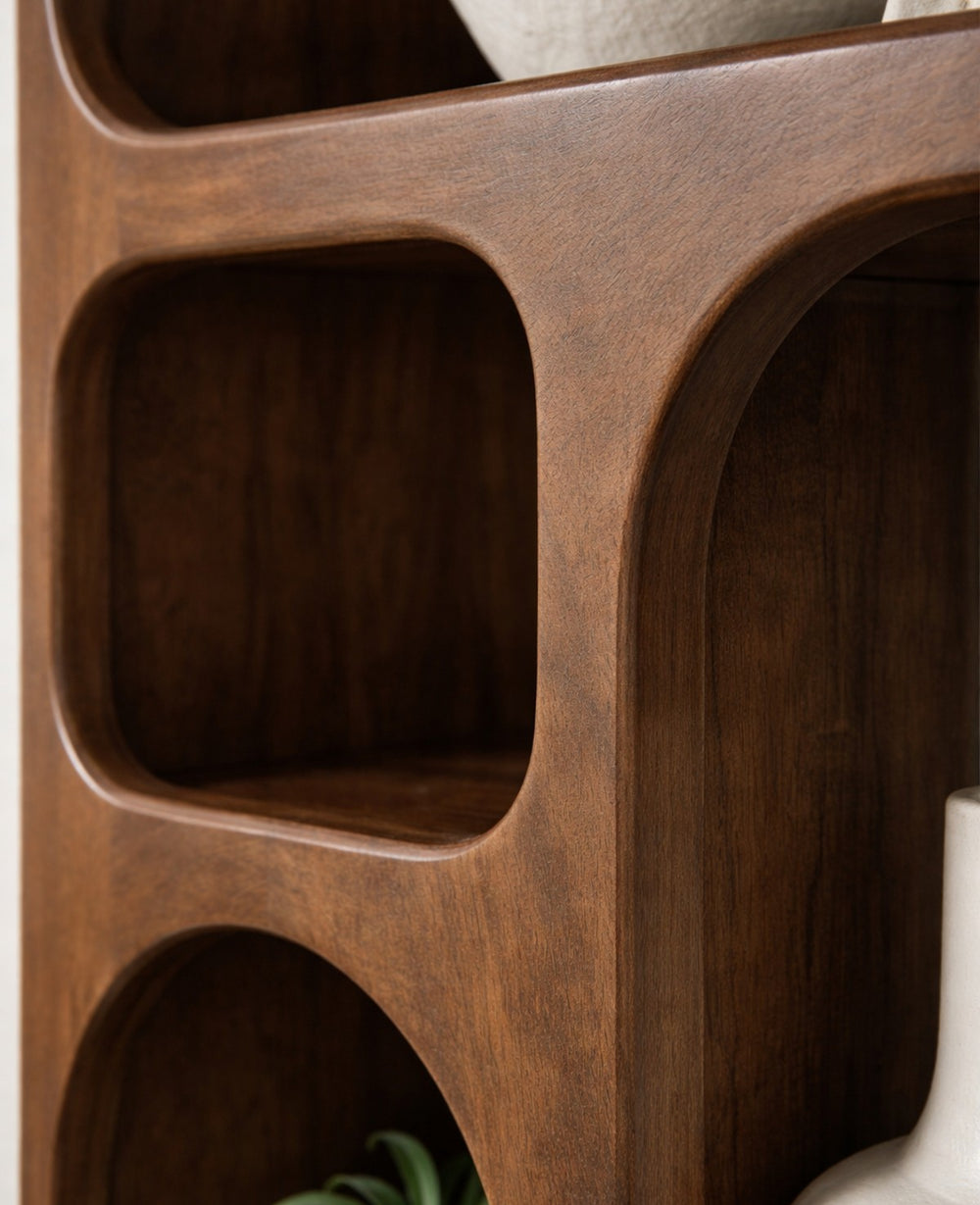 כוננית עץ גורג