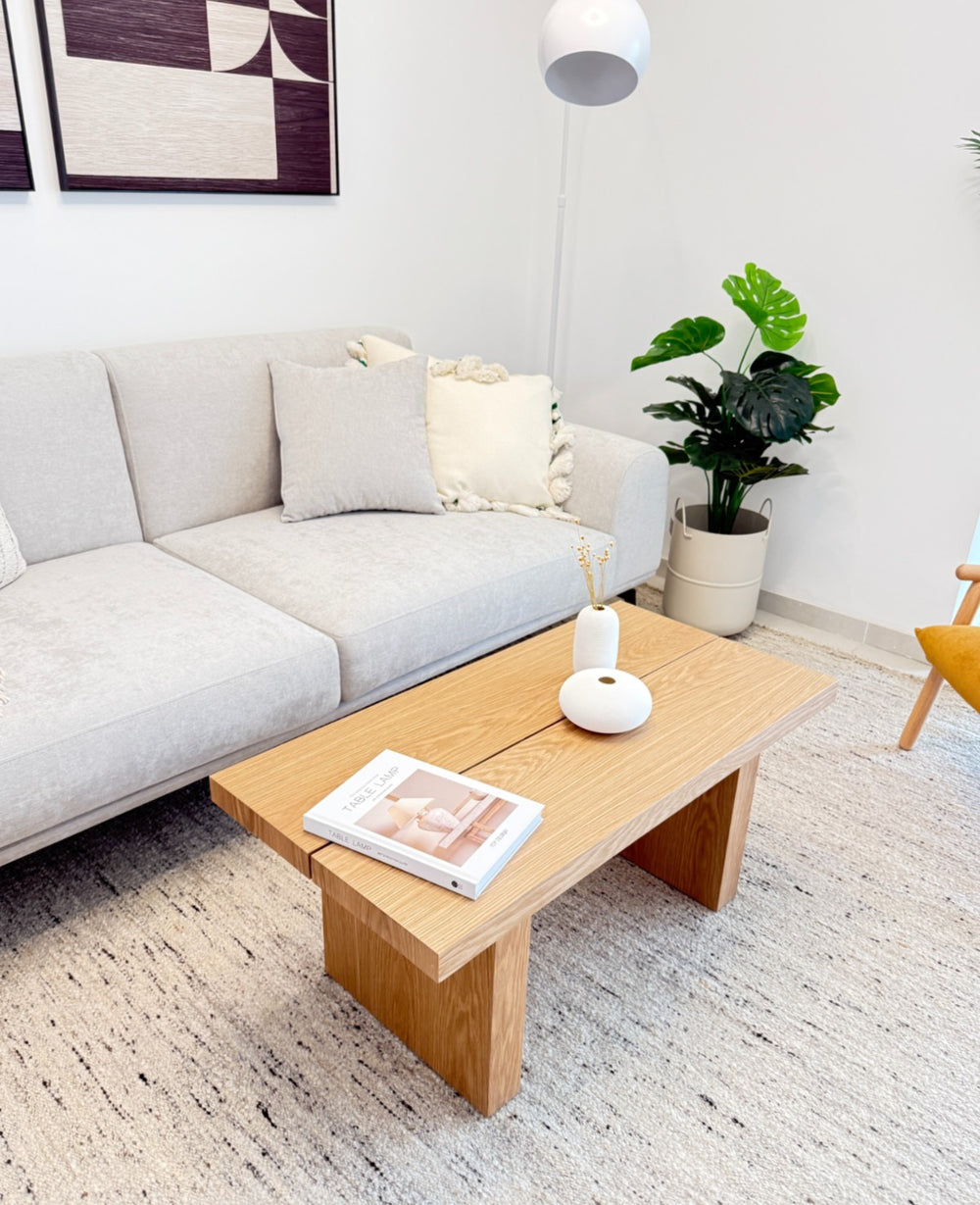 שולחן עץ שירה