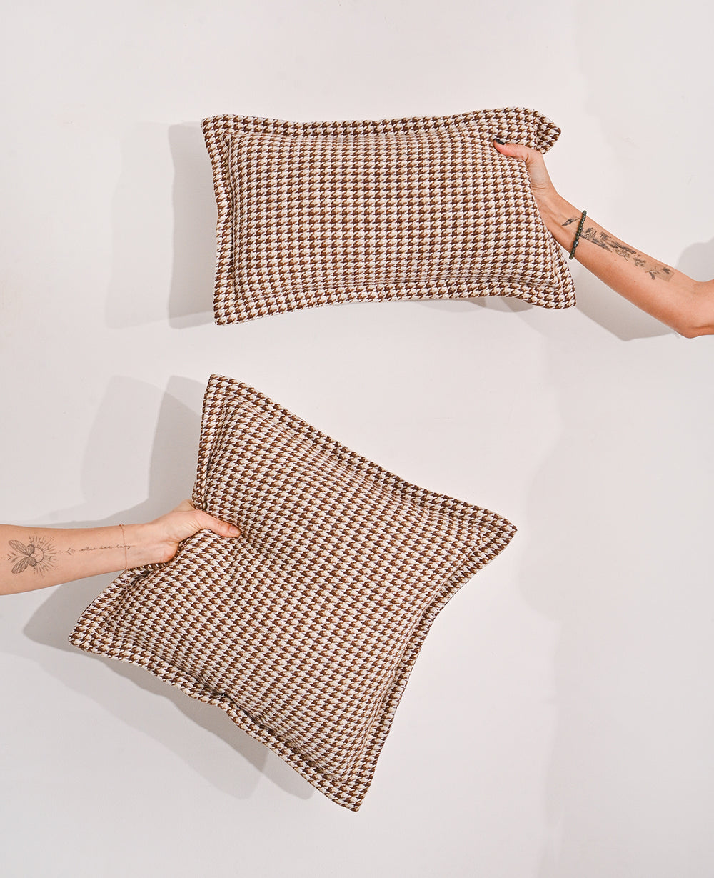 כרית אייטיז חומה (B2B)