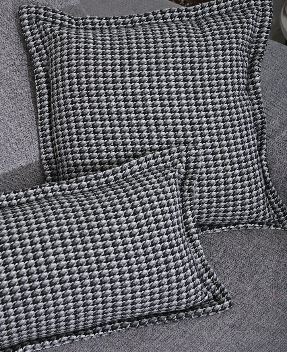 כרית אייטיז שחורה (B2B)