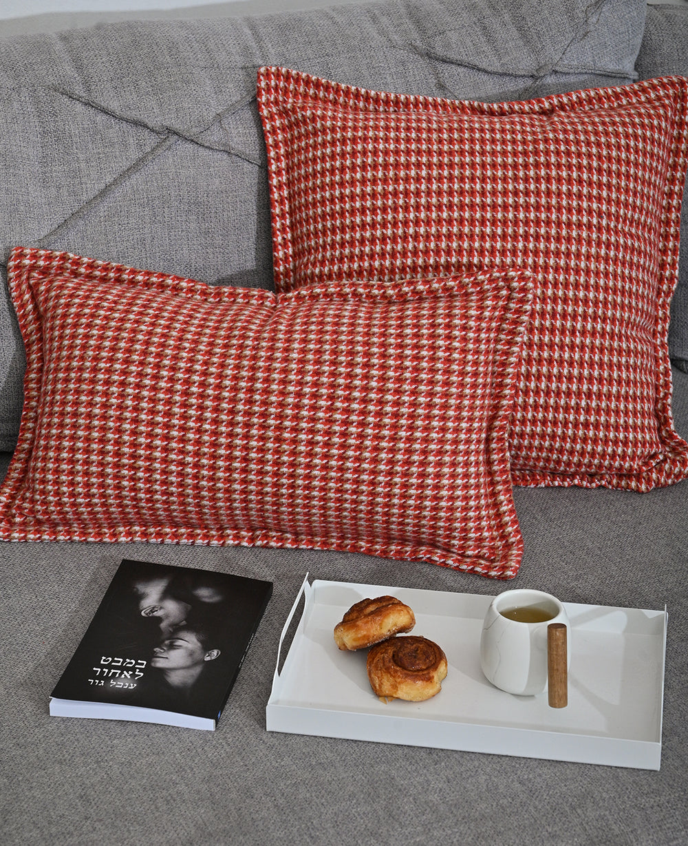 כרית אייטיז אדומה