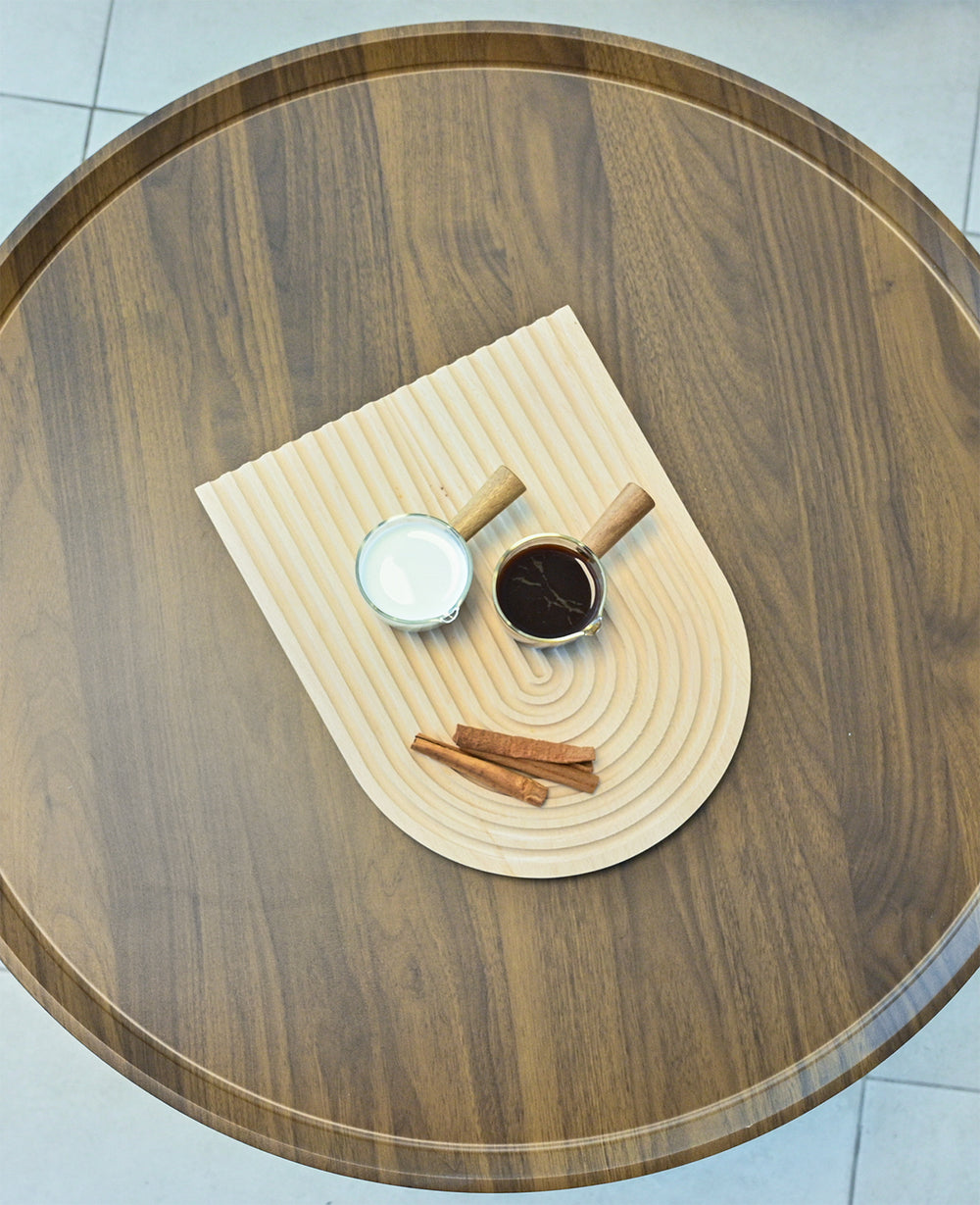 שולחן עץ מארון