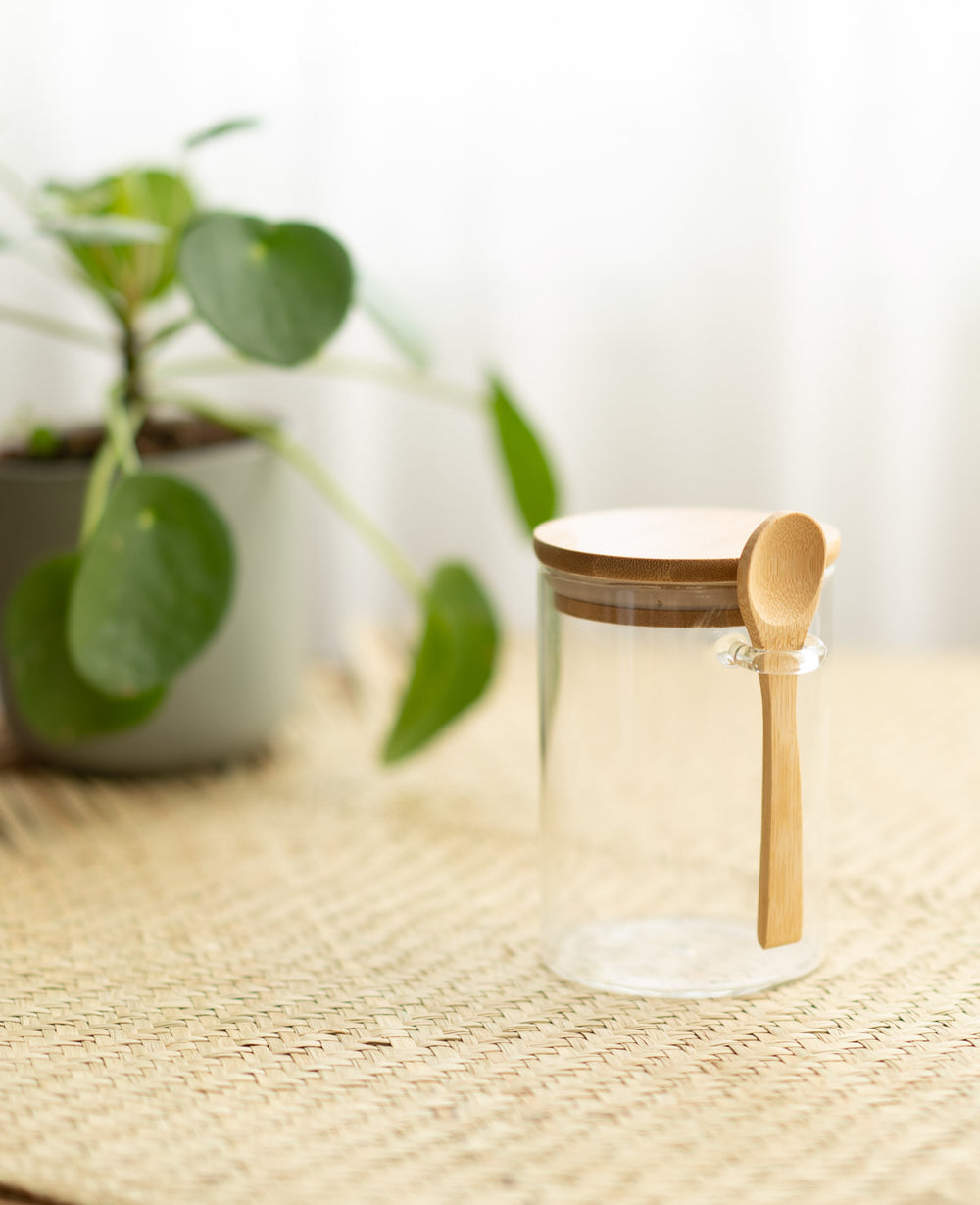 צנצנת זכוכית עם כפית - מכירה מוקדמת