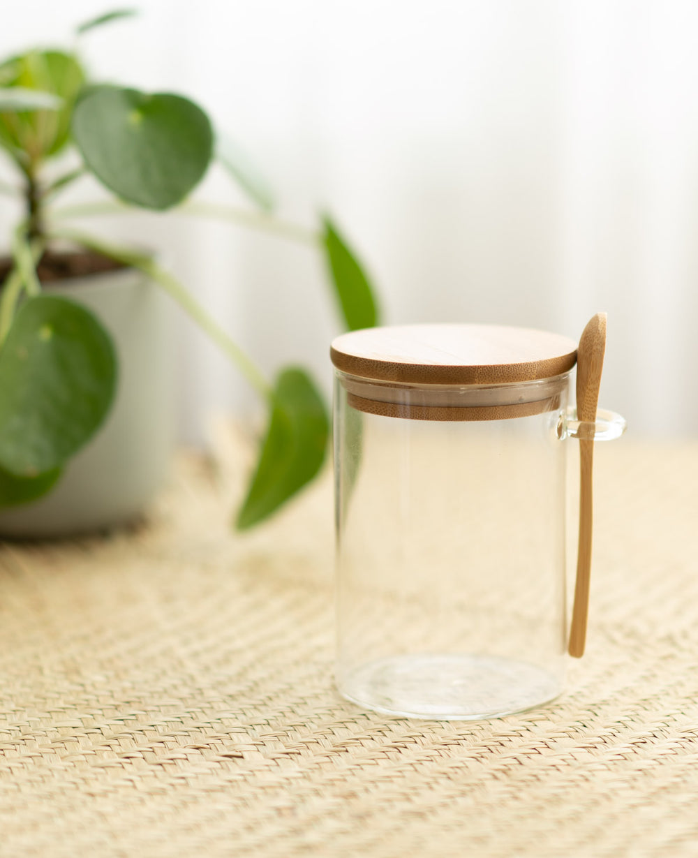 צנצנת זכוכית עם כפית - מכירה מוקדמת