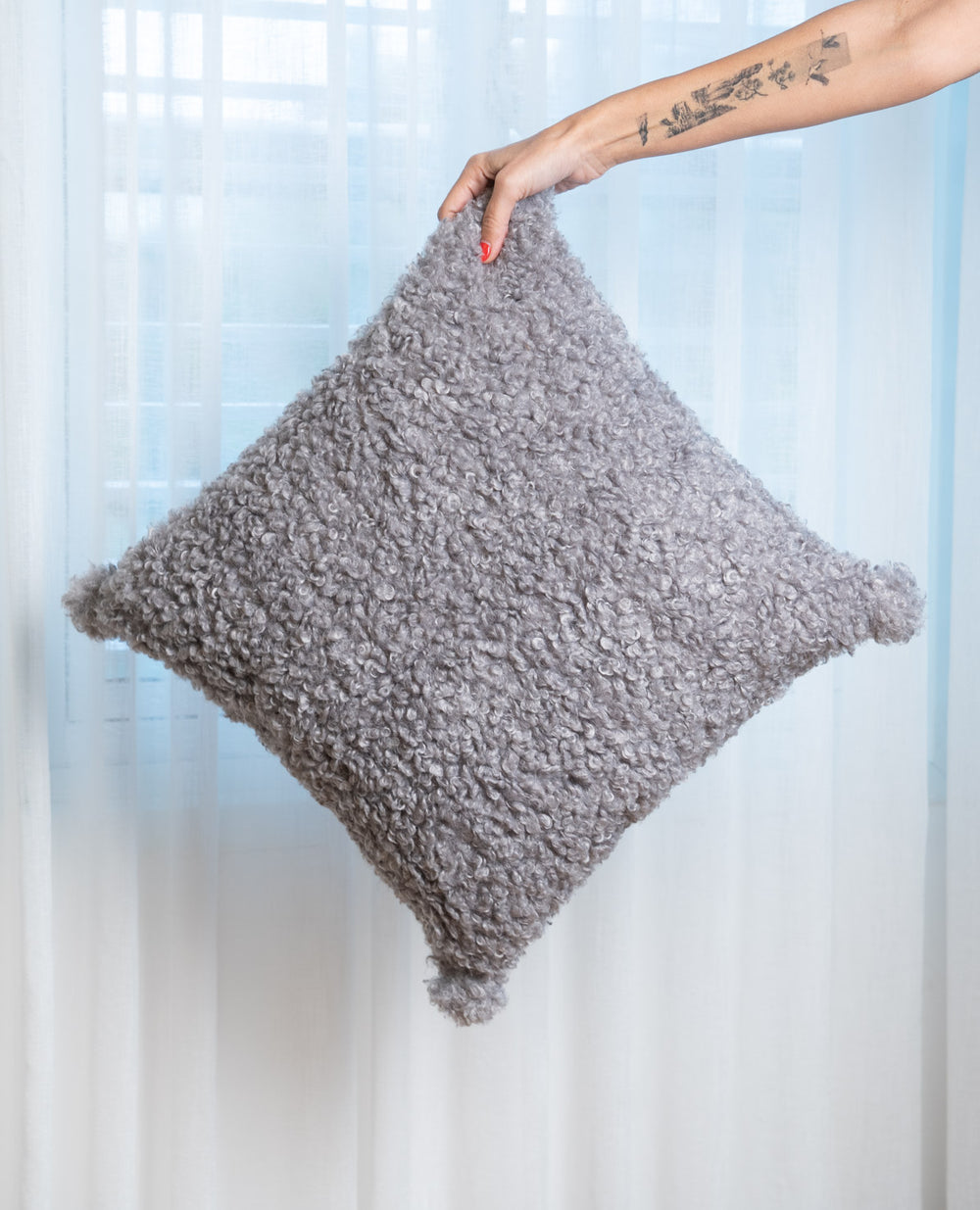 כרית אסיה גריי