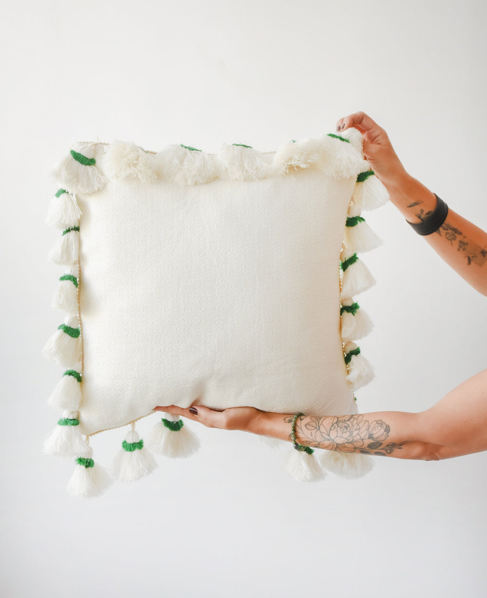 כרית נוי גרין גדילים (B2B)