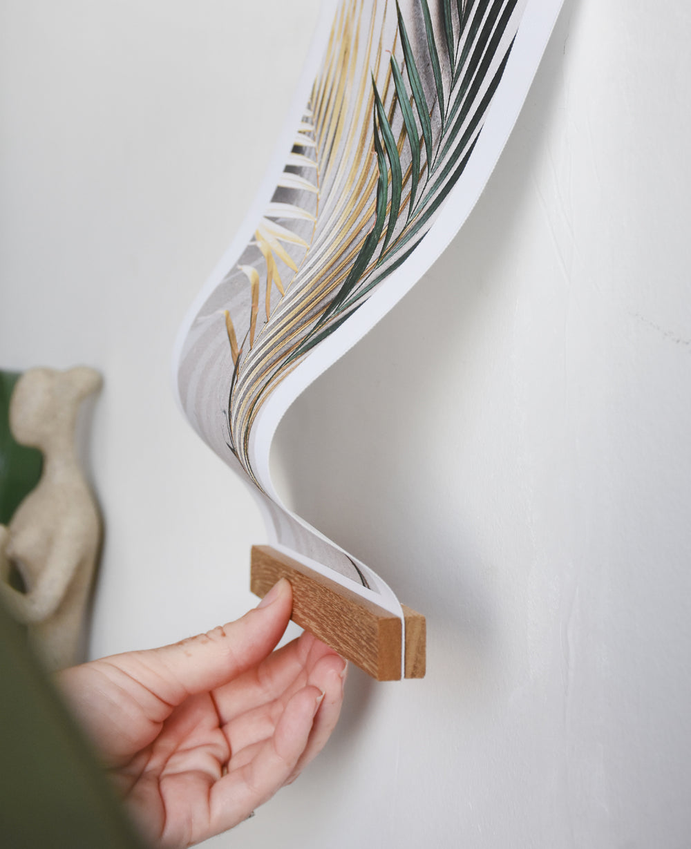 מתלה מגנטי לפוסטר M